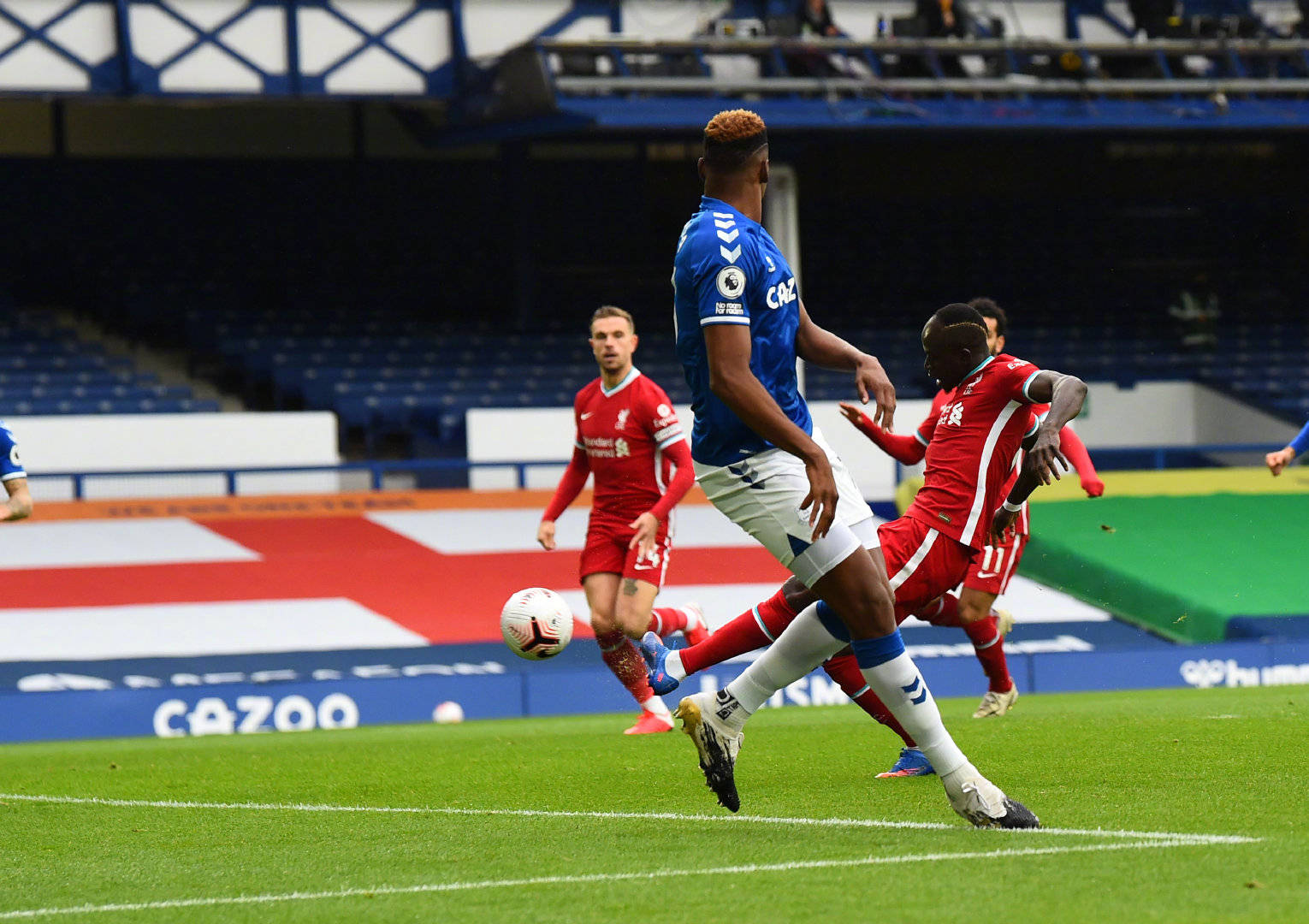 米兰坚持留 米兰坚持留