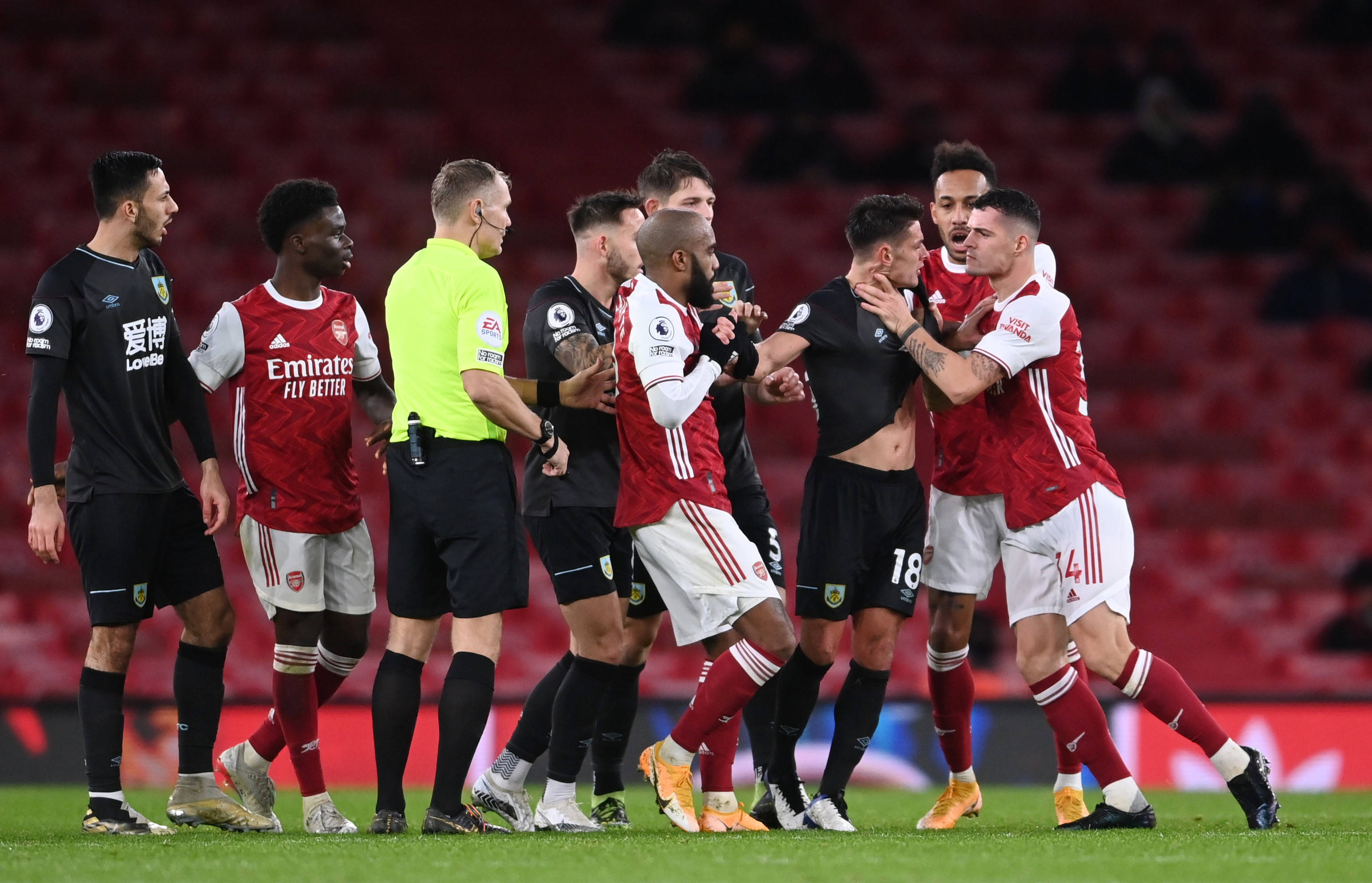 他用自己的 他用自己的